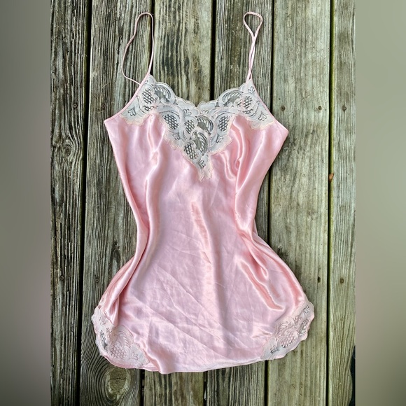 Vintage 90s Gold Label Victorias Secret Light Pink Lace Slip - Picture 5 of 15